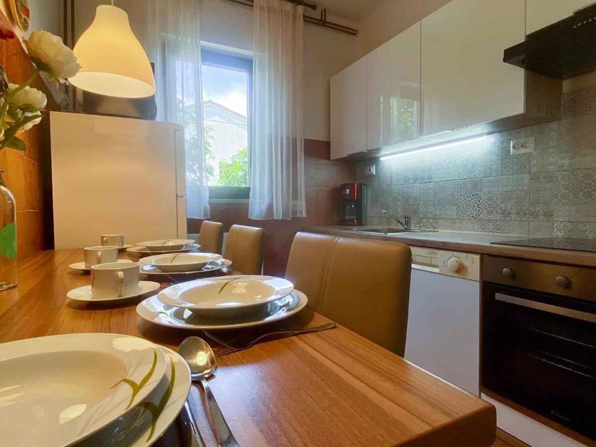 Leona Apartment Кралевица Екстериор снимка