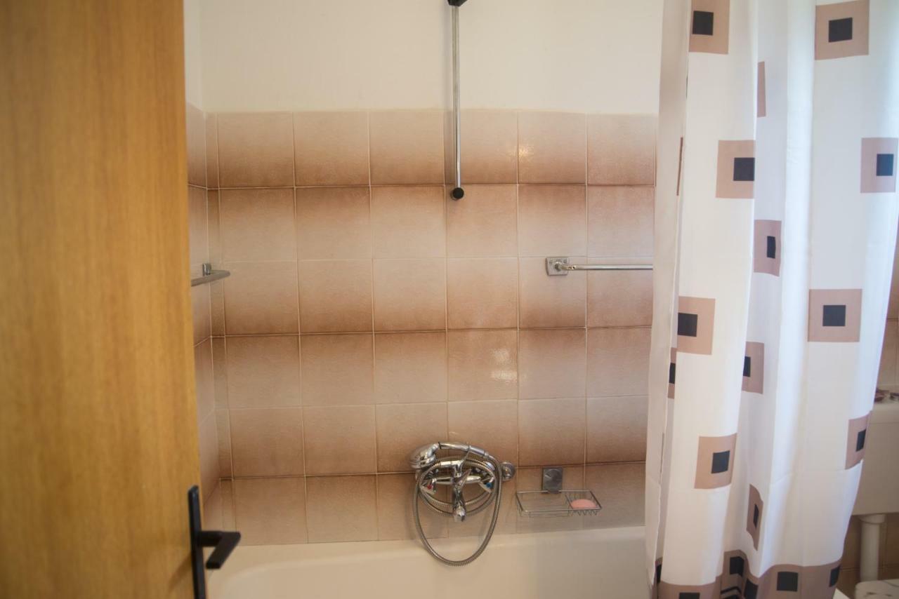 Leona Apartment Кралевица Екстериор снимка
